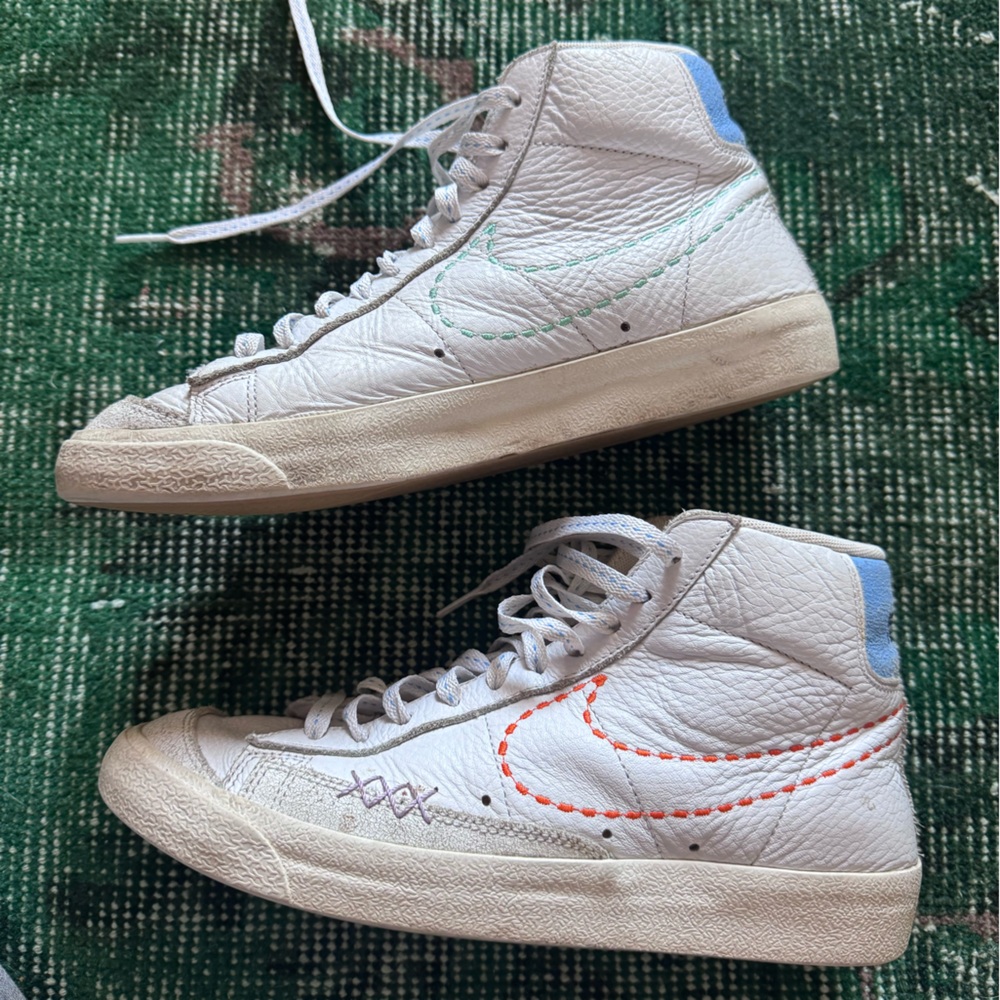 Nike Women's High-Top Sneakers - Off-White